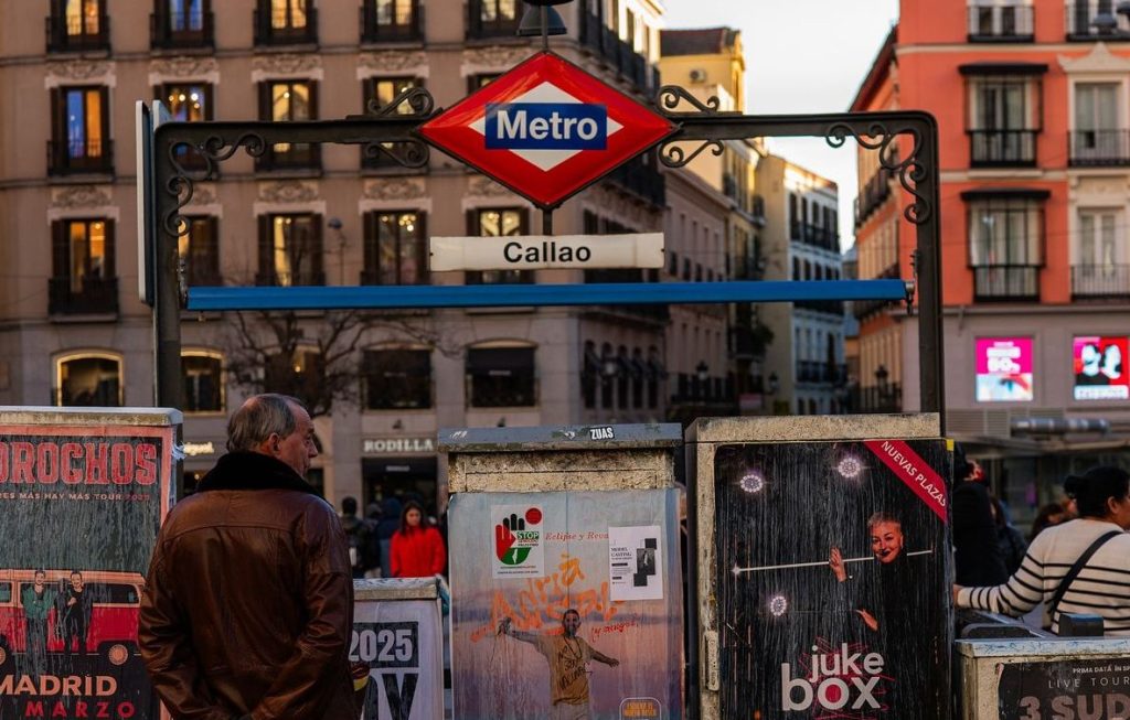 madrid solo traveller Room urban Hostels